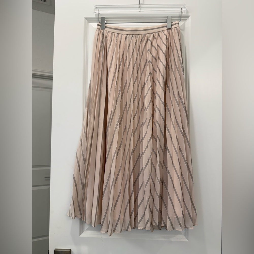Banana Republic Pleated Midi Skirt - Cream and Black